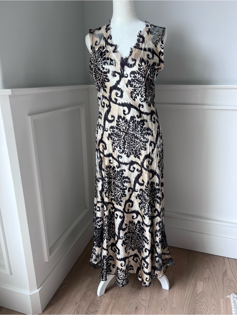 Komarov Beige and Black Floral-Scroll Maxi Dress